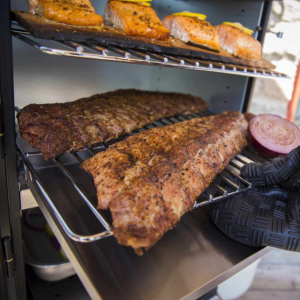 Broil King VERTICAL™ GAS SMOKER