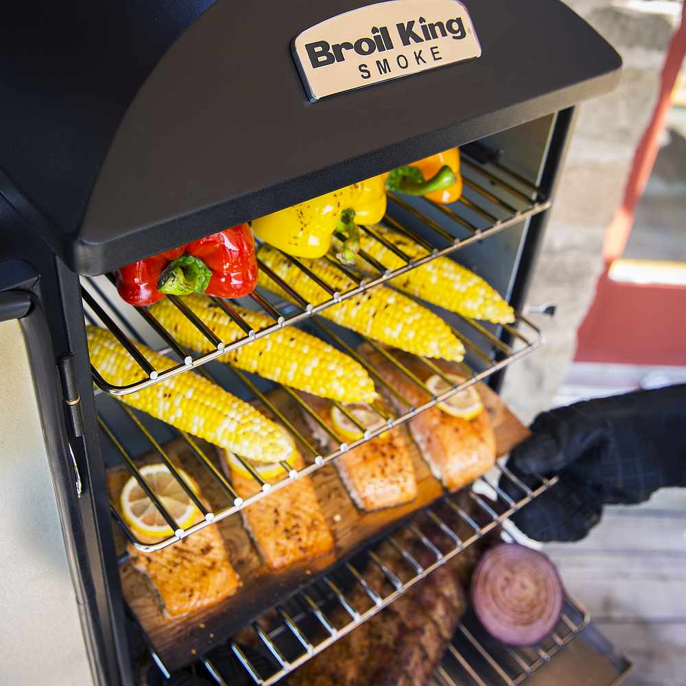 Broil King VERTICAL™ CHARCOAL SMOKER