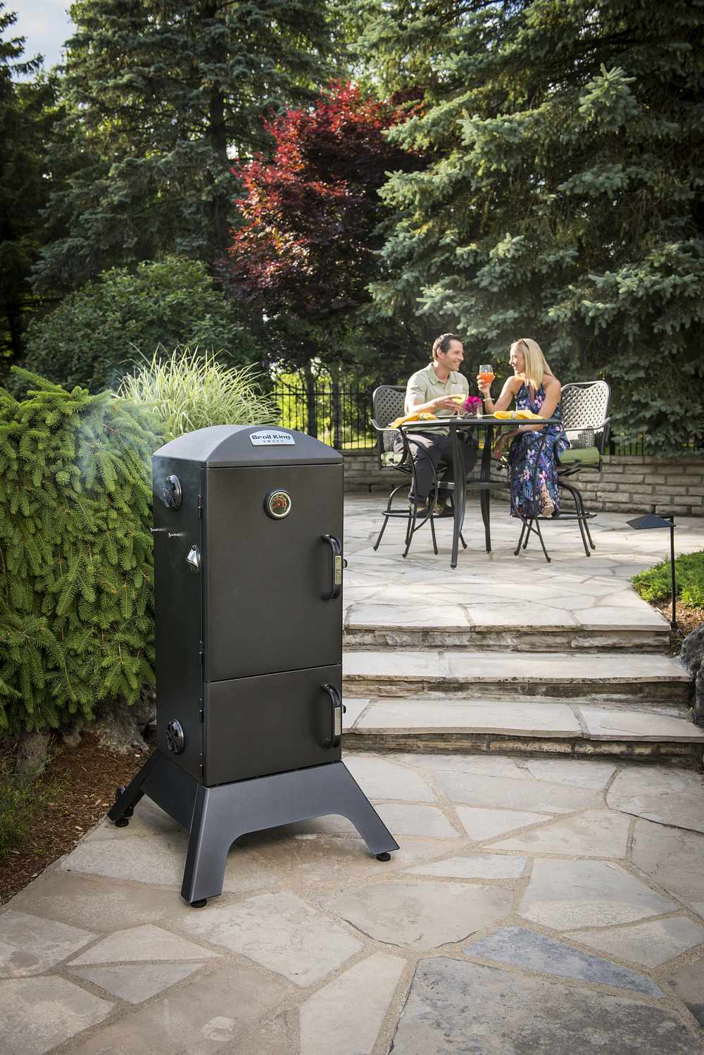 Broil King VERTICAL™ CHARCOAL SMOKER