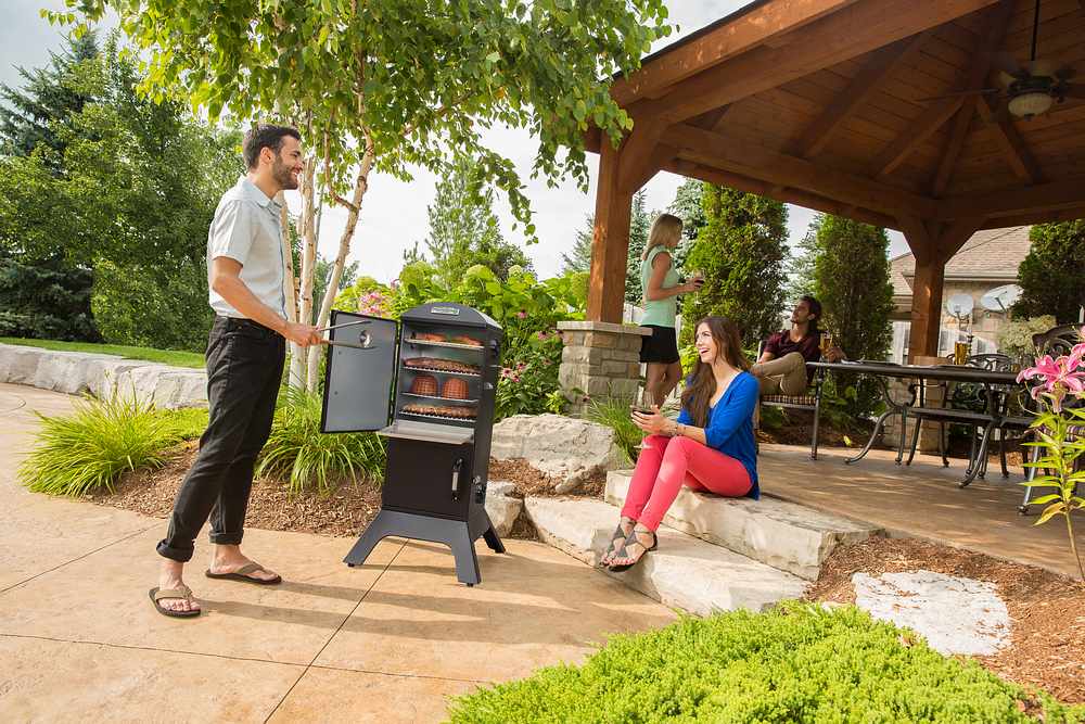 Broil King VERTICAL™ CHARCOAL SMOKER