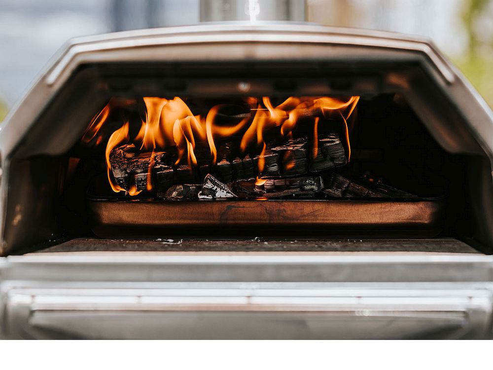 Ooni Karu 16 Multi-Brennstoff Pizzaofen für Holz / Holzkohle