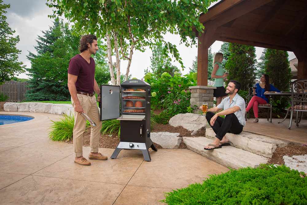 Broil King VERTICAL™ GAS SMOKER