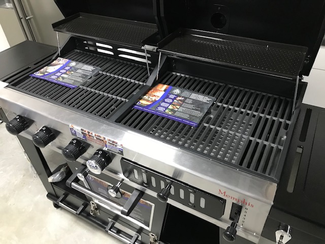 Pit Boss Memphis Ultimate Combo 4-in-1 Gas, Holzkohle & Elektrischer Smoker