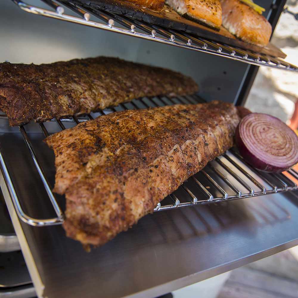 Broil King VERTICAL™ CHARCOAL SMOKER