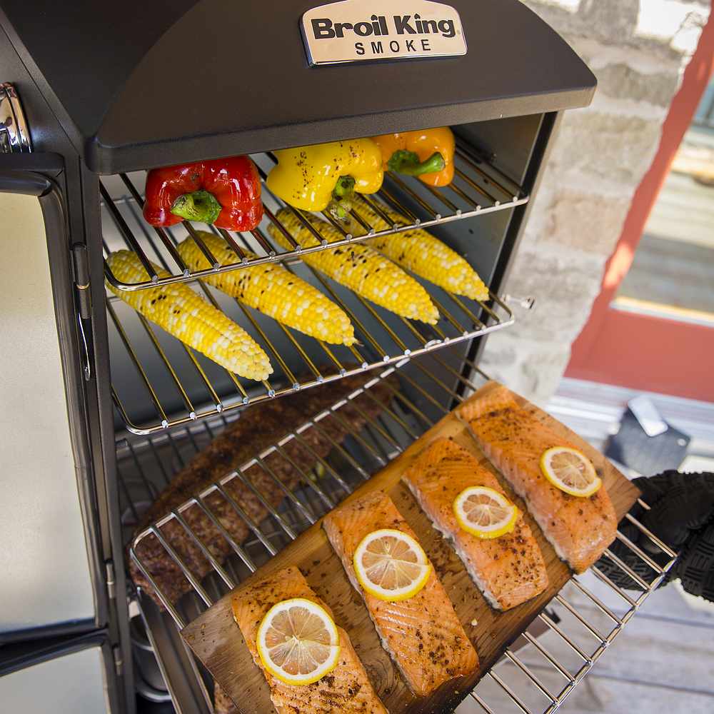 Broil King VERTICAL™ CHARCOAL SMOKER